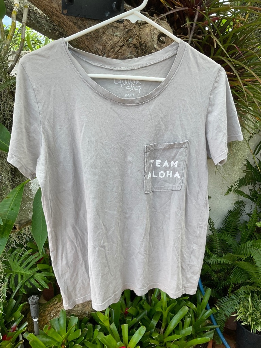 TEAM ALOHA Grey Women’s T-Shirt  Size S